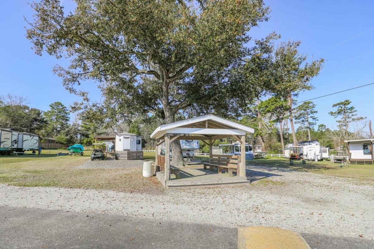 2Br Pet Friendly Home In Sneads Ferry With Parking ภายนอก รูปภาพ