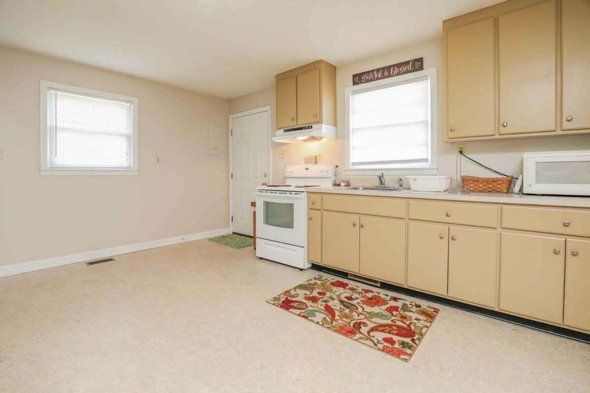 2Br Pet Friendly Home In Sneads Ferry With Parking ภายนอก รูปภาพ